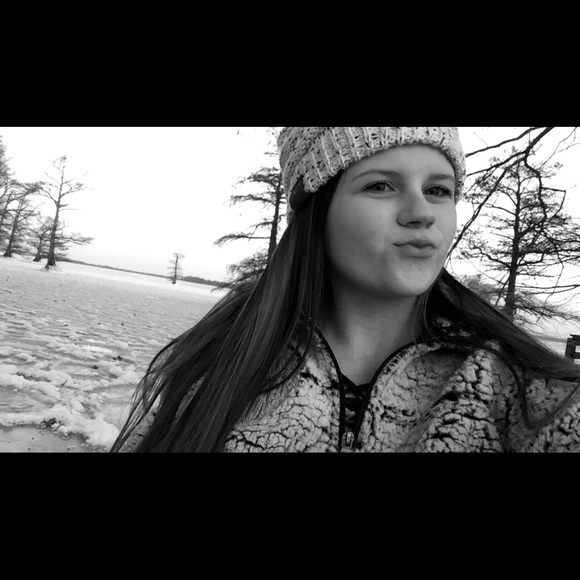 Meet your Posher, Brittany - Picture 1 of 1